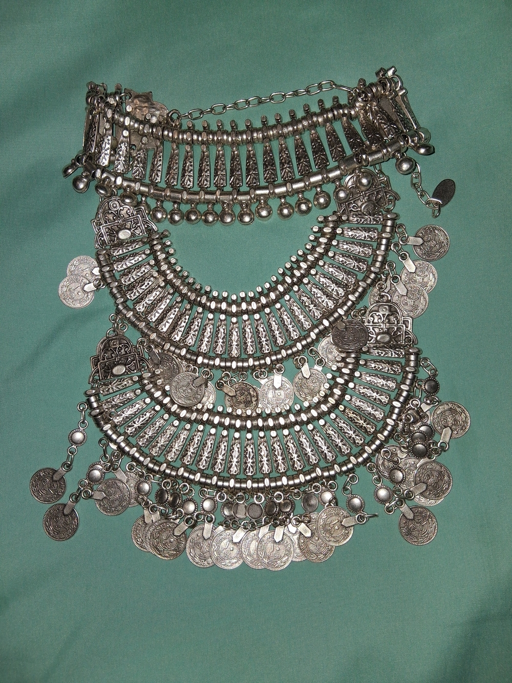 🩶 NWOT Sukiso Bohemian Silver Aztec/Egyptian Themed Necklace Strong Metallic